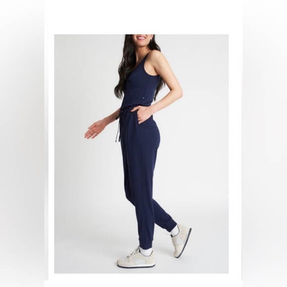 Like new Kit & Ace jumpsuit - Picture 3 of 7